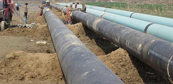 復(fù)合剛管里面的不銹鋼有焊縫，焊縫部位容易出現(xiàn)問題，能否襯無縫的不銹鋼管